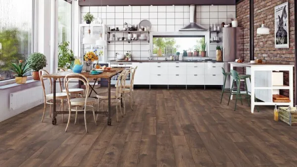 Ламинат Kronotex Exquisit Plus дуб тёмный Петерсон D 4766, продажа по цене 2&nbsp;450 руб. Характеристики, фото, описание и отзывы. Действуют акции и скидки. Доставка по Москве и области ☎️ 8 (495) 324-00-05 Ремиком