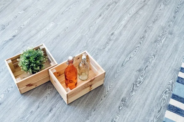 Кварц-виниловый ламинат Alpine floor Classic ясень, продажа по цене 2&nbsp;400 руб. Характеристики, фото, описание и отзывы. Действуют акции и скидки. Доставка по Москве и области ☎️ 8 (495) 324-00-05 Ремиком