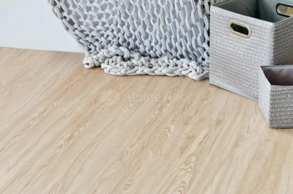 Кварц-виниловый ламинат Alpine floor Classic ясень Макао, продажа по цене 2&nbsp;400 руб. Характеристики, фото, описание и отзывы. Действуют акции и скидки. Доставка по Москве и области ☎️ 8 (495) 324-00-05 Ремиком