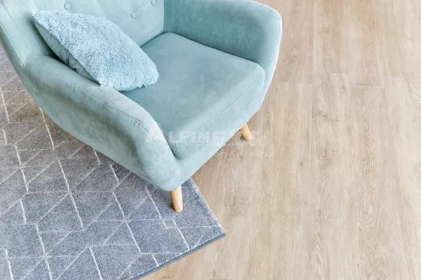 Кварц-виниловый ламинат Alpine floor Classic дуб Ваниль селект, продажа по цене 2&nbsp;400 руб. Характеристики, фото, описание и отзывы. Действуют акции и скидки. Доставка по Москве и области ☎️ 8 (495) 324-00-05 Ремиком