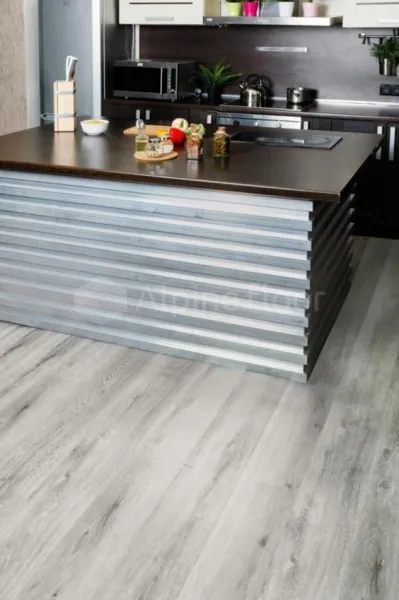Кварц-виниловый ламинат Alpine floor Classic ясень серый, продажа по цене 2&nbsp;400 руб. Характеристики, фото, описание и отзывы. Действуют акции и скидки. Доставка по Москве и области ☎️ 8 (495) 324-00-05 Ремиком