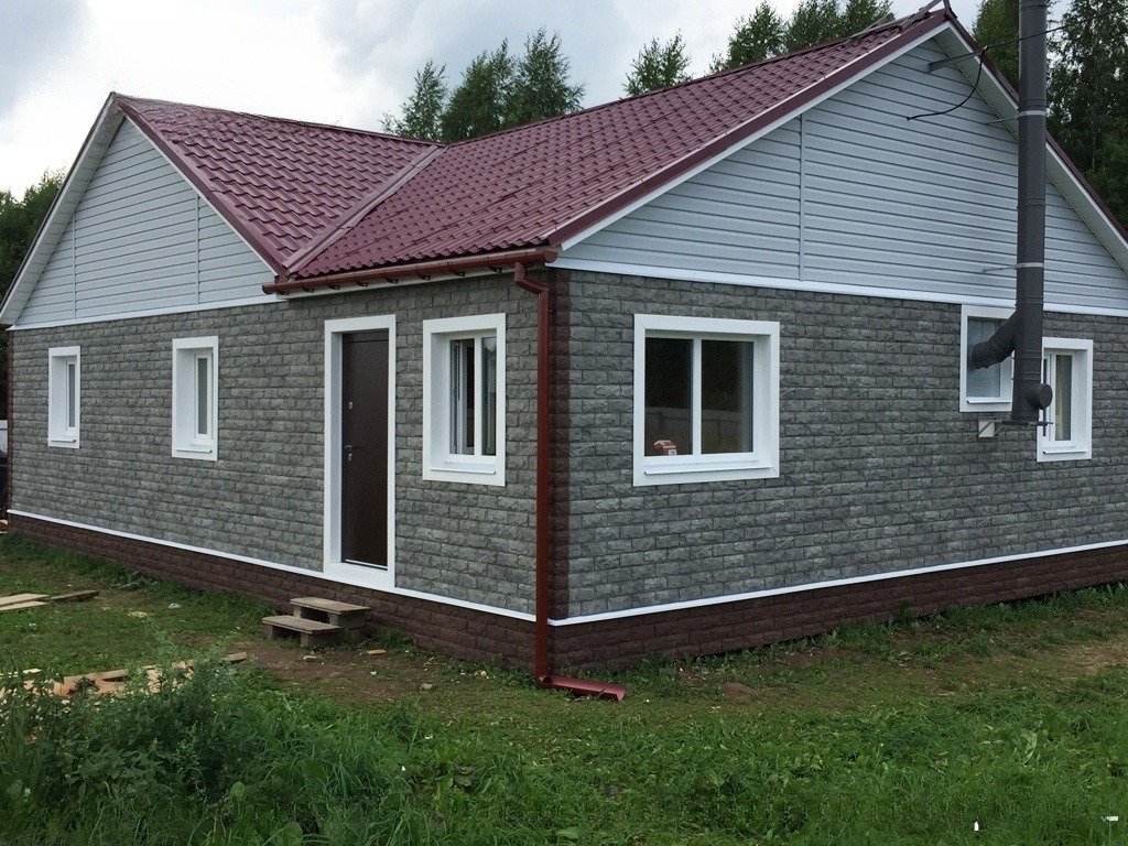 Отделка дома фасадными панели коллекция Альта-Профиль фагот Частный дом отделанный владельцем своими руками фасайдингом Альта-Профиль коллекции Фагот
