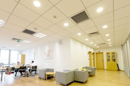 Retail Tegular плита потолочная Armstrong 600x600x14 мм, продажа по цене 317 руб. Характеристики, фото, описание и отзывы. Действуют акции и скидки. Доставка по Москве и области ☎️ 8 (495) 324-00-05 Ремиком